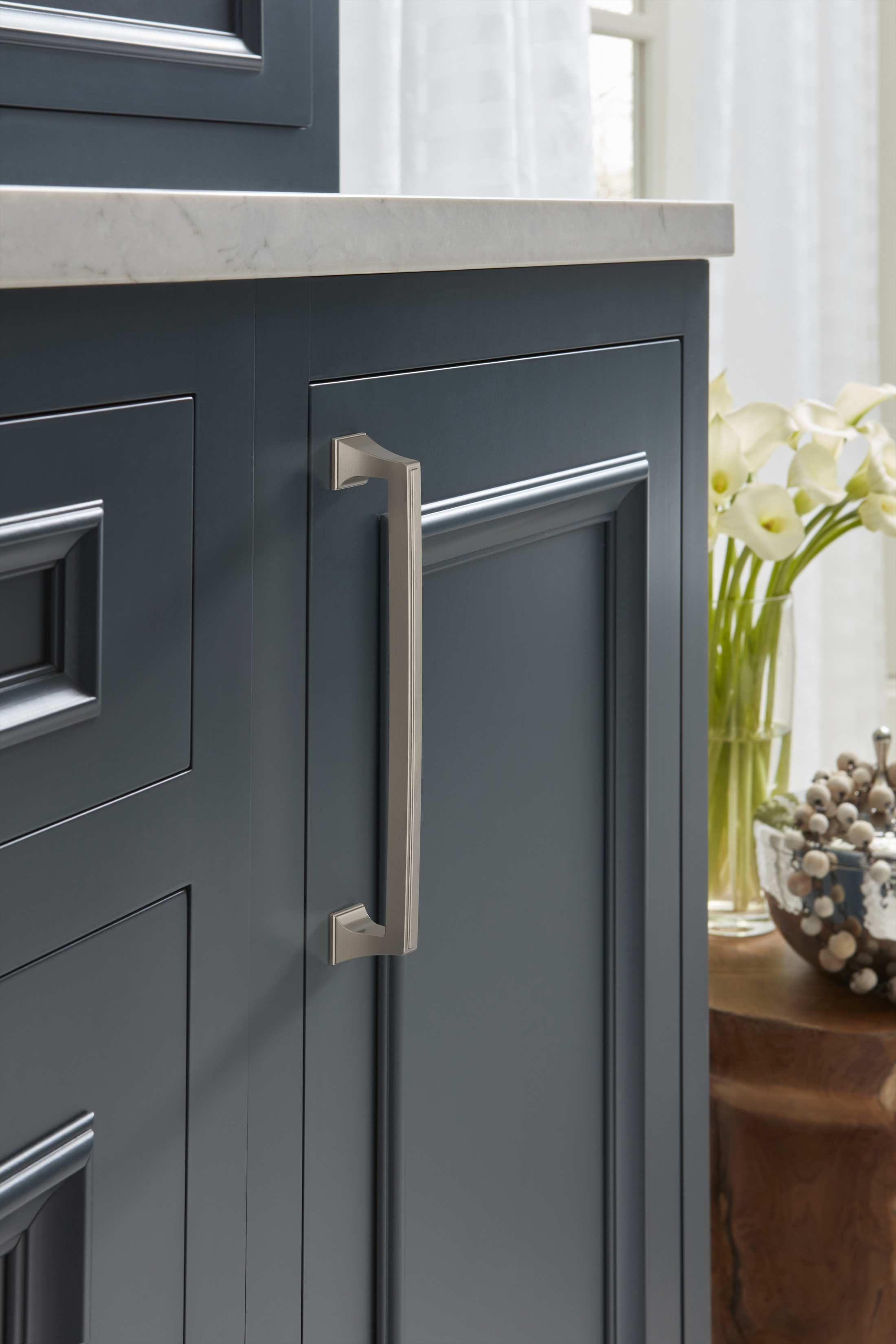 Amerock Lifestyle Satin-Nickel_Pull_Amerock_Cabinet-Hardware_Mulholland_BP53535G10_Bath_23