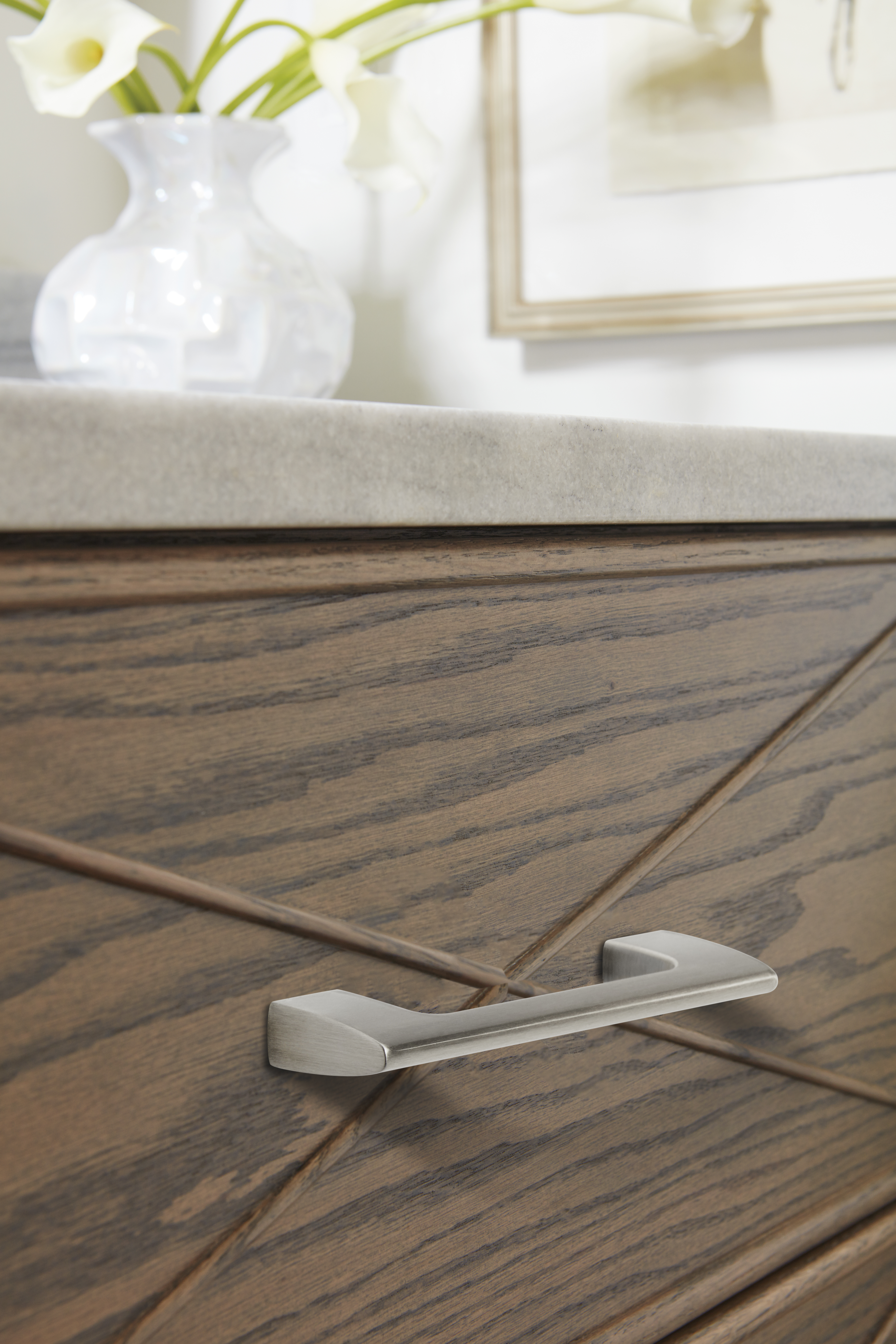 Amerock Lifestyle Satin-Nickel_Pull_Amerock_Cabinet-Hardware_Riva_BP55364G10_Lifestyle_19-1