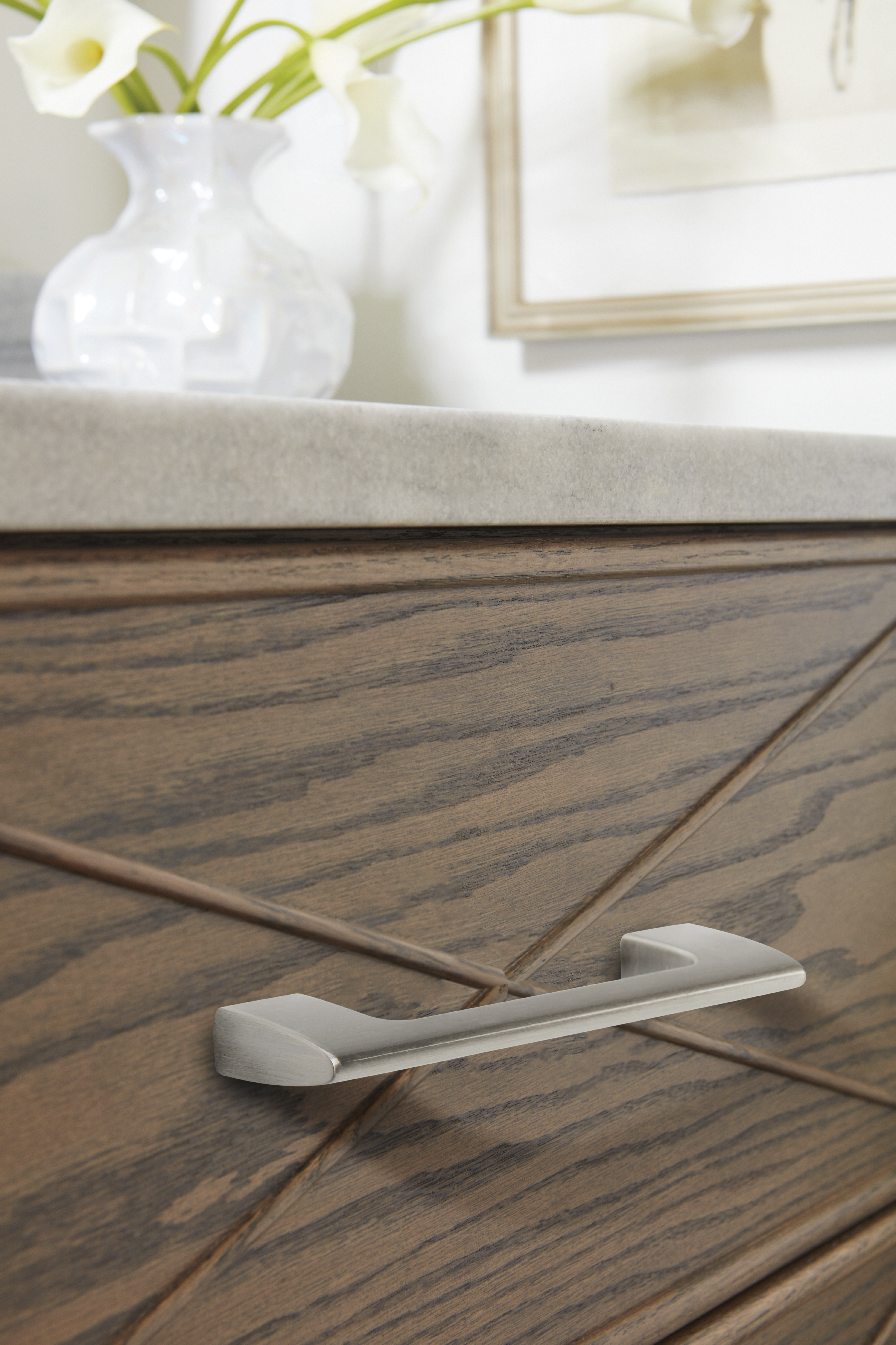 Amerock Lifestyle Satin-Nickel_Pull_Amerock_Cabinet-Hardware_Riva_BP55365G10_Lifestyle_19-1