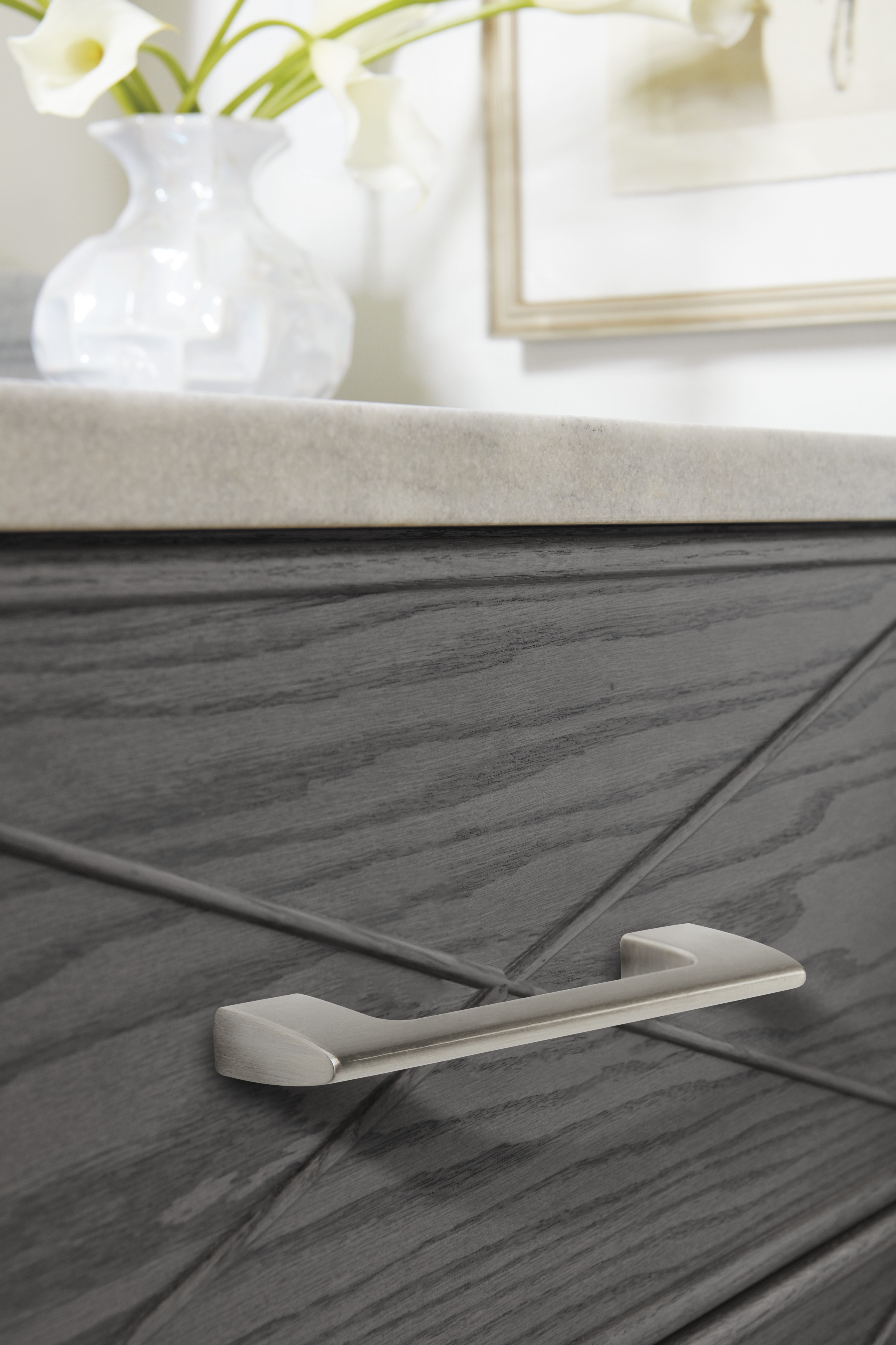 Amerock Lifestyle Satin-Nickel_Pull_Amerock_Cabinet-Hardware_Riva_BP55365G10_Lifestyle_19-2