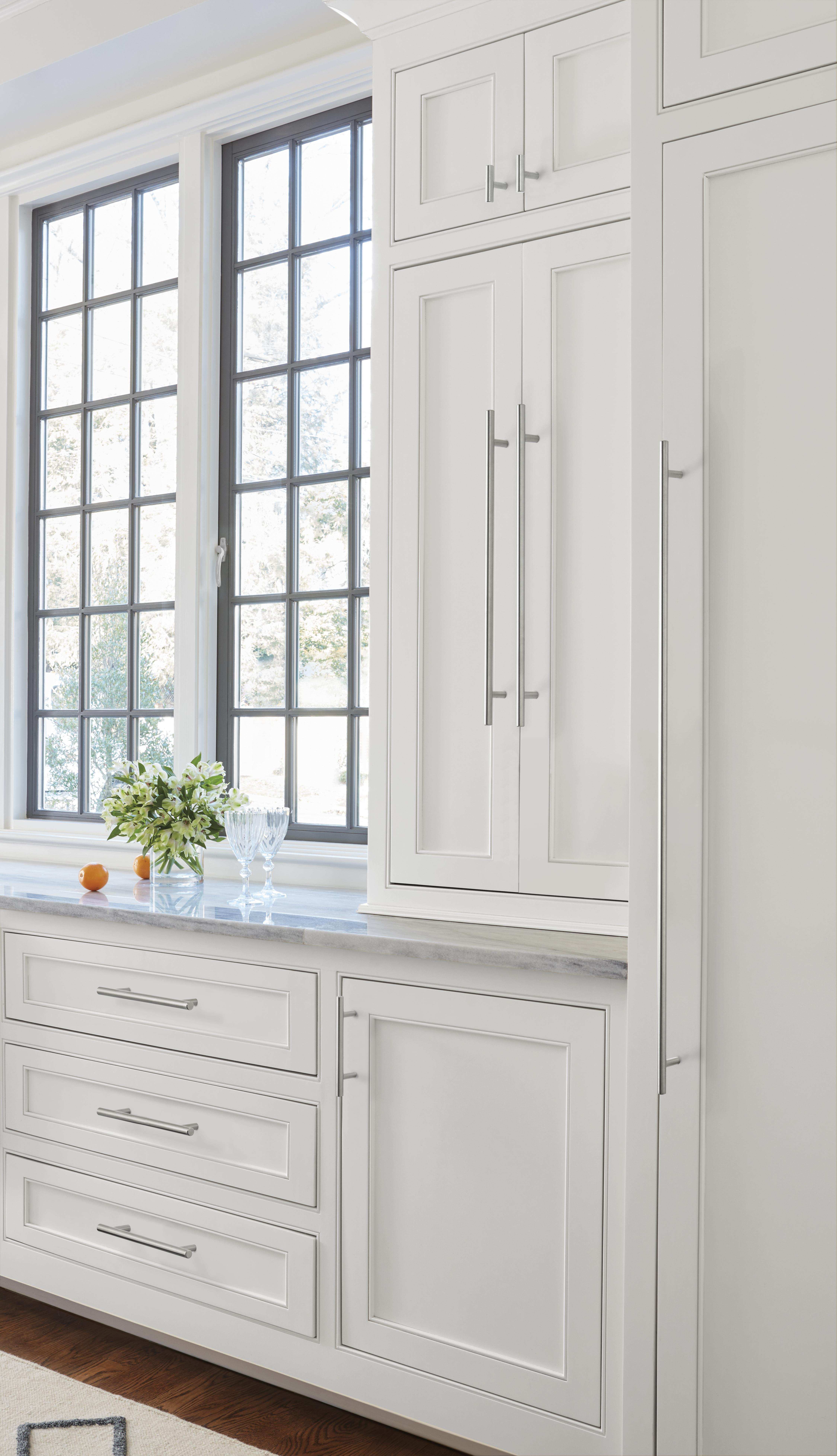 Amerock Lifestyle Stainless-Steel_Knobs-and-Pulls_Amerock_Cabinet-Hardware_Bar-Pulls_BP19009SS_BP19011SS_BP19541SS_BP19014SS_BP19019SS_Lifestyle_Kitchen_19