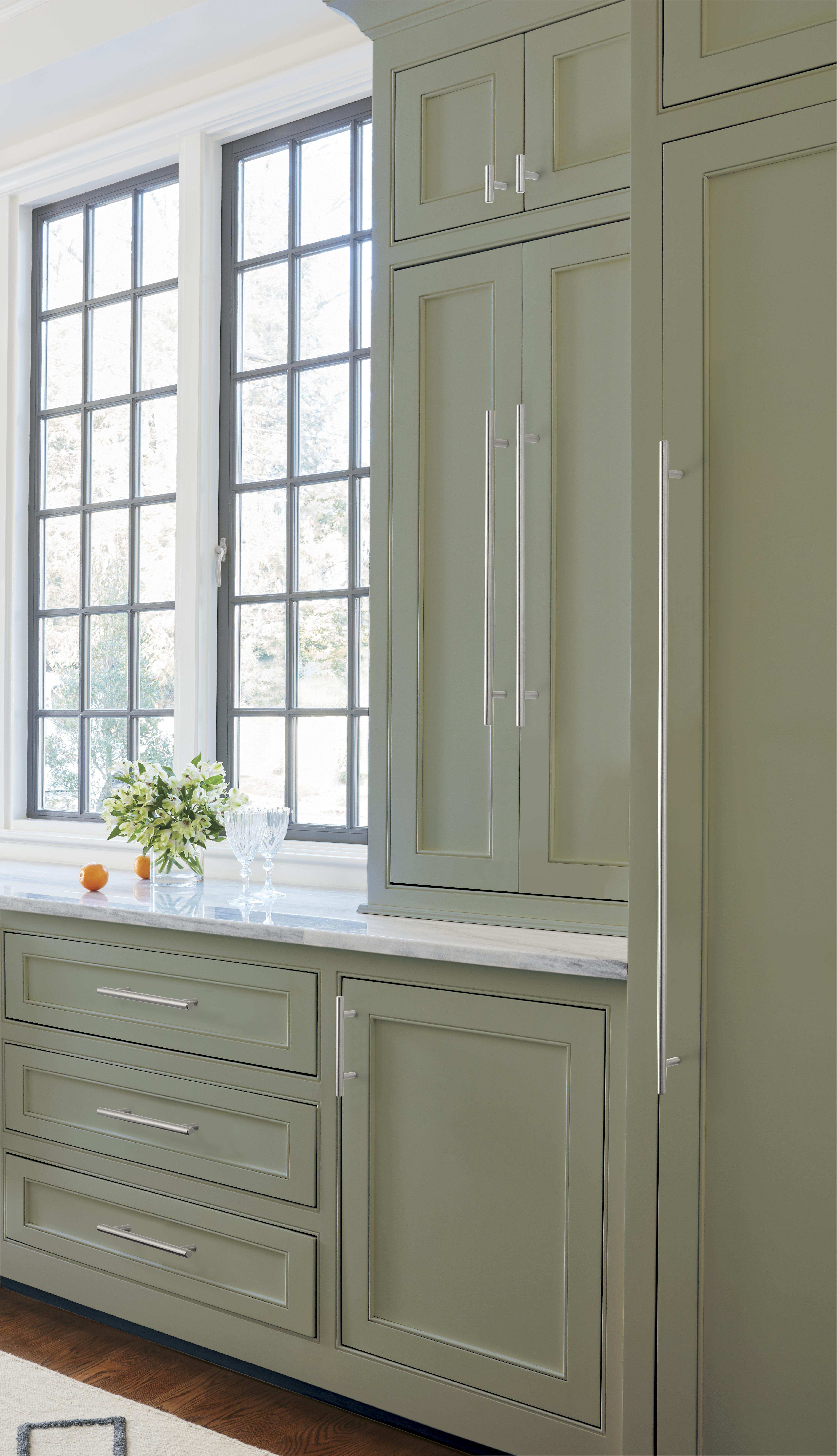 Amerock Lifestyle Stainless-Steel_Knobs-and-Pulls_Amerock_Cabinet-Hardware_Bar-Pulls_BP19009SS_BP19011SS_BP19541SS_BP19014SS_BP19019SS_Lifestyle_Kitchen_19_2